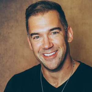 Lewis Howes, New York Times bestselling author of The Greatness Mindset