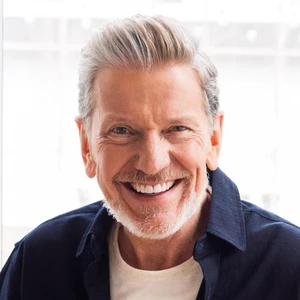 Michael Hyatt, USA Today bestselling author of Living Forward